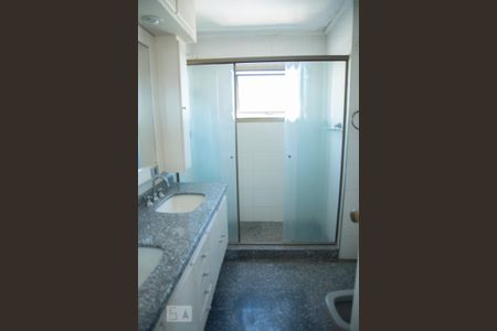 Apartamento à venda com 148m², 3 quartos e 3 vagas Apartamento à venda com 148m², 3 quartos e 3 vagasBanheiro Suite