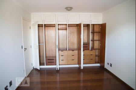 Apartamento à venda com 148m², 3 quartos e 3 vagas Apartamento à venda com 148m², 3 quartos e 3 vagasQuarto suite visto da sacada