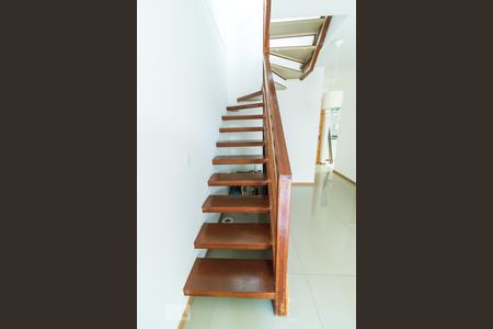 Apartamento à venda com 130m², 3 quartos e 1 vagaEscada