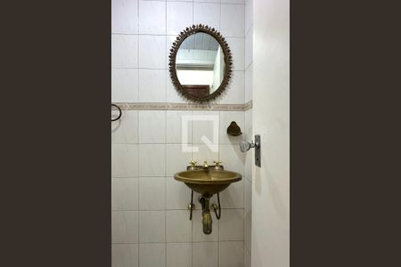 Lavabo de apartamento para alugar com 3 quartos, 105m² em Copacabana, Rio de Janeiro