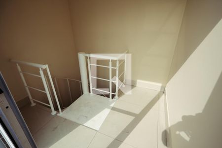 Apartamento para alugar com 140m², 2 quartos e 2 vagas Apartamento para alugar com 140m², 2 quartos e 2 vagasescadas