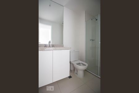 Banheiro  de apartamento para alugar com 1 quarto, 44m² em Pinheiros, São Paulo