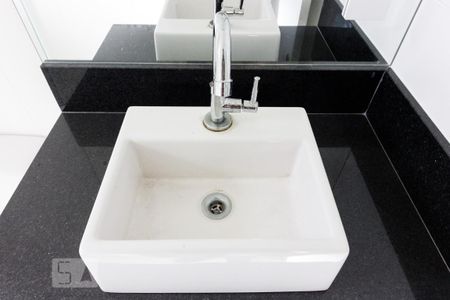 Banheiro de apartamento para alugar com 1 quarto, 35m² em Vila Diva (zona Norte), São Paulo