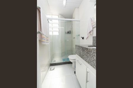 Banheiro Social de apartamento à venda com 1 quarto, 84m² em Catete, Rio de Janeiro