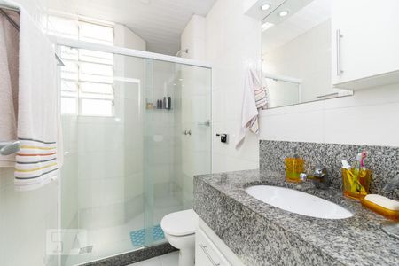 Banheiro Social de apartamento à venda com 1 quarto, 84m² em Catete, Rio de Janeiro