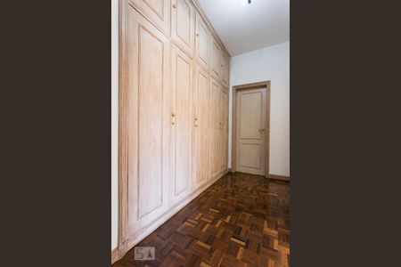 Apartamento à venda com 230m², 3 quartos e 1 vagaCorredor - Armários