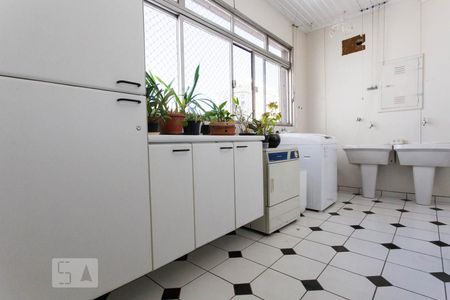 Apartamento à venda com 230m², 3 quartos e 1 vagaÁrea de serviço