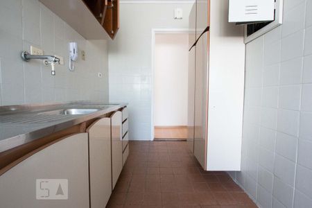 Cozinha de apartamento para alugar com 2 quartos, 70m² em Real Parque, São Paulo