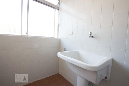Area de serviço de apartamento para alugar com 2 quartos, 70m² em Real Parque, São Paulo