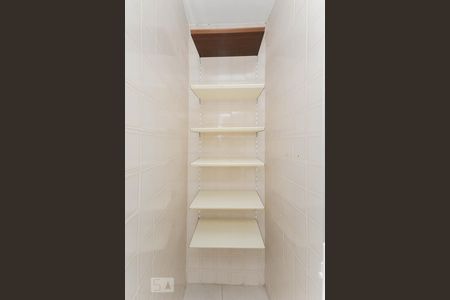 Apartamento à venda com 125m², 3 quartos e 1 vaga Apartamento à venda com 125m², 3 quartos e 1 vagaCozinha despensa