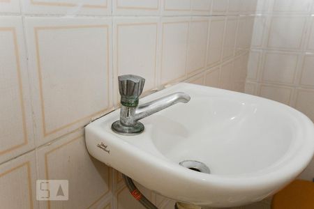 Apartamento à venda com 125m², 3 quartos e 1 vaga Apartamento à venda com 125m², 3 quartos e 1 vagaBanheiro de serviço torneira