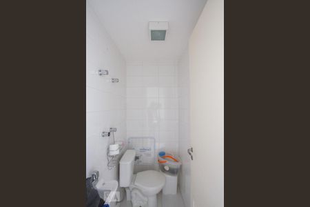 Banheiro de Serviço de apartamento para alugar com 2 quartos, 95m² em Várzea de Baixo, São Paulo