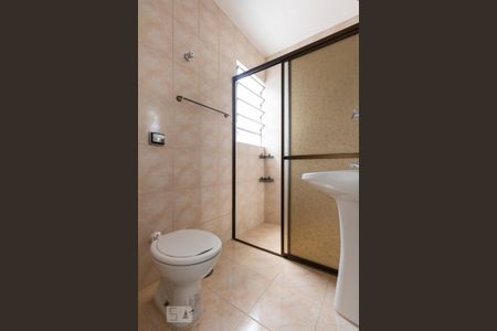 Banheiro Social de apartamento à venda com 3 quartos, 68m² em Vila Alexandria, São Paulo