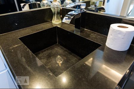 Banheiro de apartamento à venda com 2 quartos, 95m² em Tamboré, Barueri