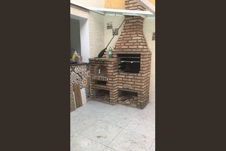 Casa à venda com 200m², 4 quartos e 3 vagasChurrasqueira