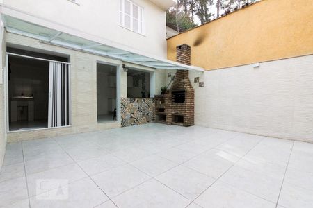 Casa à venda com 200m², 4 quartos e 3 vagasChurrasqueira