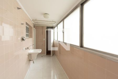 Apartamento à venda com 115m², 3 quartos e 2 vagas Apartamento à venda com 115m², 3 quartos e 2 vagasÁrea de Serviço