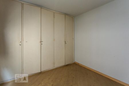 Quarto de apartamento para alugar com 2 quartos, 85m² em Indianópolis, São Paulo