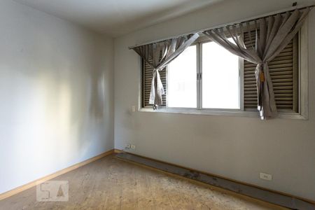 Quarto de apartamento para alugar com 2 quartos, 85m² em Indianópolis, São Paulo