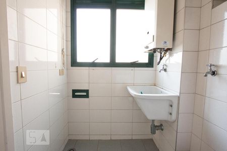 Apartamento à venda com 74m², 2 quartos e 2 vagasArea de serviço