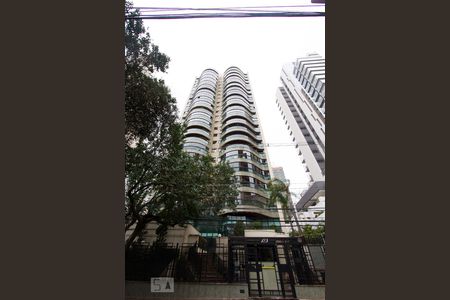 Apartamento à venda com 168m², 3 quartos e 3 vagasFachada