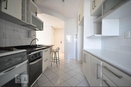 Apartamento para alugar com 170m², 3 quartos e 3 vagas Apartamento para alugar com 170m², 3 quartos e 3 vagasCozinha
