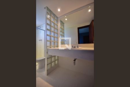 Apartamento para alugar com 163m², 3 quartos e 3 vagasBanheiro Suíte 1