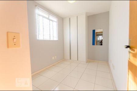 Quarto 2 de apartamento para alugar com 2 quartos, 52m² em Ouro Preto, Belo Horizonte