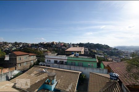 Quarto 2 (vista) de apartamento para alugar com 2 quartos, 52m² em Ouro Preto, Belo Horizonte