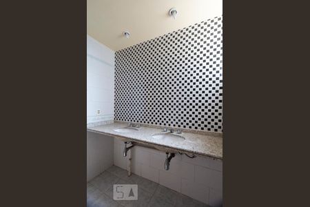 Banheiro social de apartamento à venda com 2 quartos, 65m² em Vila Parque Jabaquara, São Paulo