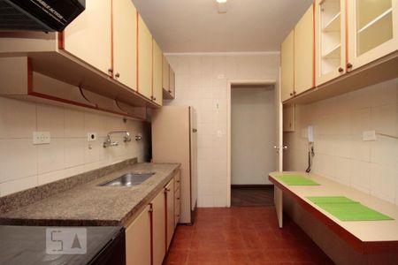 Cozinha de apartamento à venda com 3 quartos, 80m² em Liberdade, São Paulo