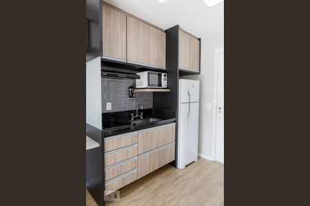 Cozinha de kitnet/studio à venda com 1 quarto, 31m² em Sumarezinho, São Paulo