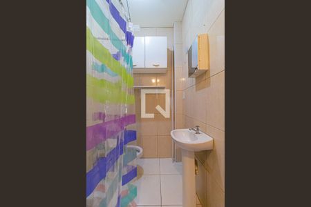 Banheiro de kitnet/studio para alugar com 1 quarto, 20m² em Bela Vista, São Paulo