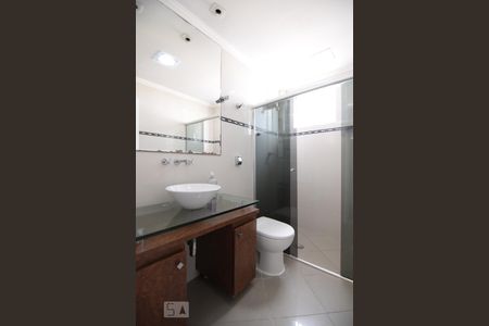 Banheiro de apartamento à venda com 2 quartos, 68m² em Anchieta, São Bernardo do Campo