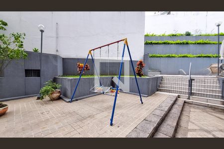 Apartamento à venda com 145m², 4 quartos e 3 vagas Apartamento à venda com 145m², 4 quartos e 3 vagasÁrea comum - Playground