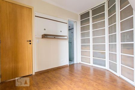 Apartamento à venda com 80m², 3 quartos e 2 vagas Apartamento à venda com 80m², 3 quartos e 2 vagasSuíte