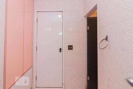 Apartamento à venda com 230m², 3 quartos e 1 vaga Apartamento à venda com 230m², 3 quartos e 1 vagaBanheiro Social