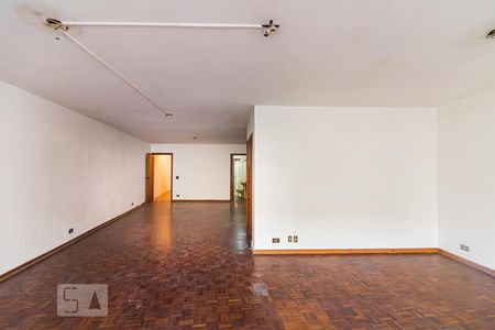 Apartamento à venda com 230m², 3 quartos e 1 vaga Apartamento à venda com 230m², 3 quartos e 1 vagaSala