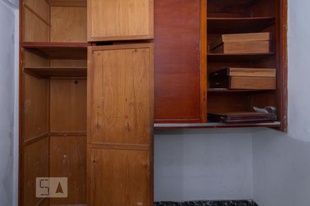 Apartamento à venda com 230m², 3 quartos e 1 vaga Apartamento à venda com 230m², 3 quartos e 1 vagaQuarto de Serviço