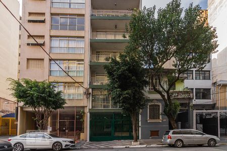 Apartamento à venda com 230m², 3 quartos e 1 vaga Apartamento à venda com 230m², 3 quartos e 1 vagaFachada