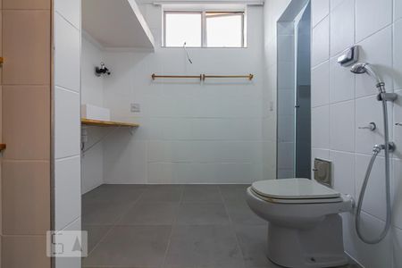 Apartamento à venda com 230m², 3 quartos e 1 vaga Apartamento à venda com 230m², 3 quartos e 1 vagaBanheiro da Suíte