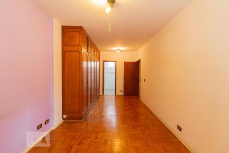 Apartamento à venda com 230m², 3 quartos e 1 vaga Apartamento à venda com 230m², 3 quartos e 1 vagaSuíte