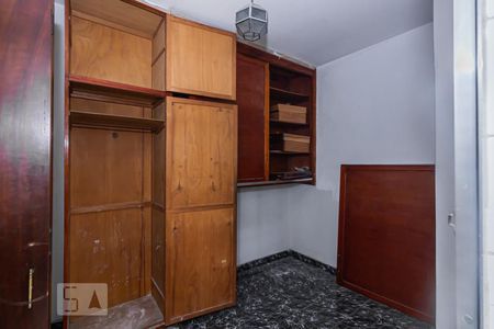 Apartamento à venda com 230m², 3 quartos e 1 vaga Apartamento à venda com 230m², 3 quartos e 1 vagaQuarto de Serviço