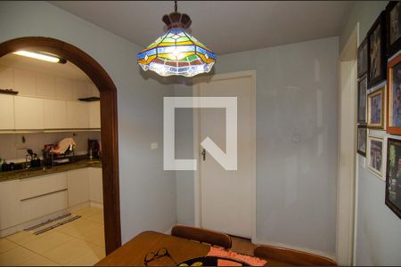 Apartamento à venda com 120m², 4 quartos e 2 vagasCopa