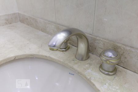 Banheiro de apartamento à venda com 3 quartos, 74m² em Chácara Inglesa, São Paulo