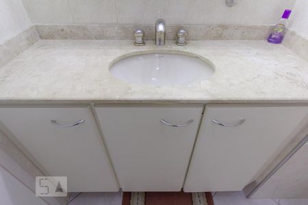 Banheiro de apartamento à venda com 3 quartos, 74m² em Chácara Inglesa, São Paulo