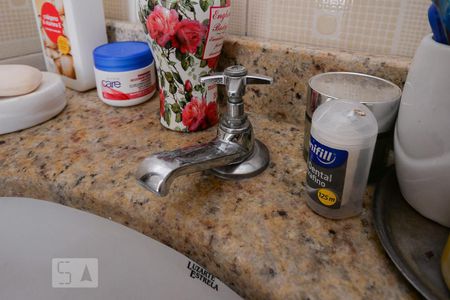 Apartamento para alugar com 72m², 2 quartos e 1 vaga Apartamento para alugar com 72m², 2 quartos e 1 vagaBanheiro suíte torneira