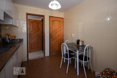 Apartamento para alugar com 72m², 2 quartos e 1 vaga Apartamento para alugar com 72m², 2 quartos e 1 vagaCozinha