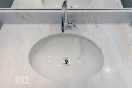 Apartamento à venda com 78m², 2 quartos e sem vagaBanheiro (pia e torneira)