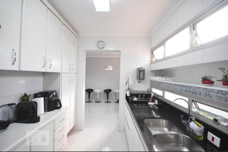 Apartamento à venda com 145m², 3 quartos e 2 vagasCozinha